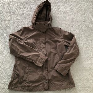 Columbia full zip hooded lightweight jacket. Size XL.
